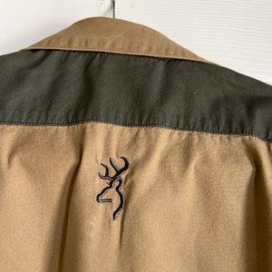 Classic Browning Hunter!  XL Snap Closures